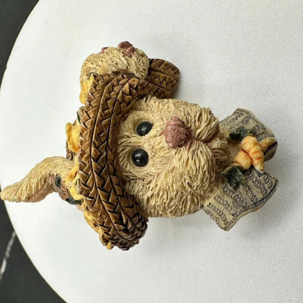 Vintage Boys Bears Daphne Straw Hat Rabbit With Carrot Bear wear Brooch Pin 2 In